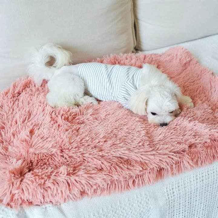 Non-Shedding Pet Blanket, Machine Washable Vegan Fur